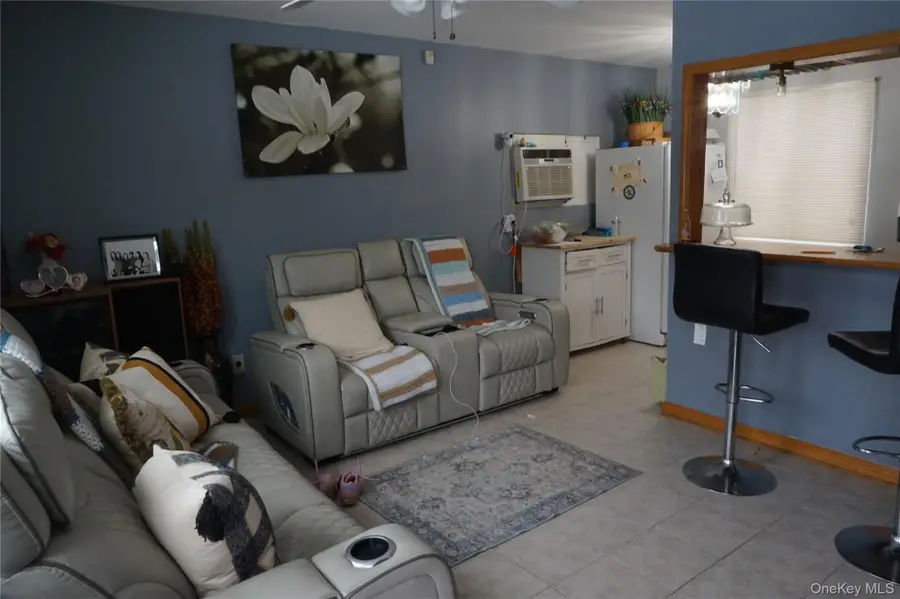 1678 N Thompson Divide, Bay Shore, NY 11706 - Image #2