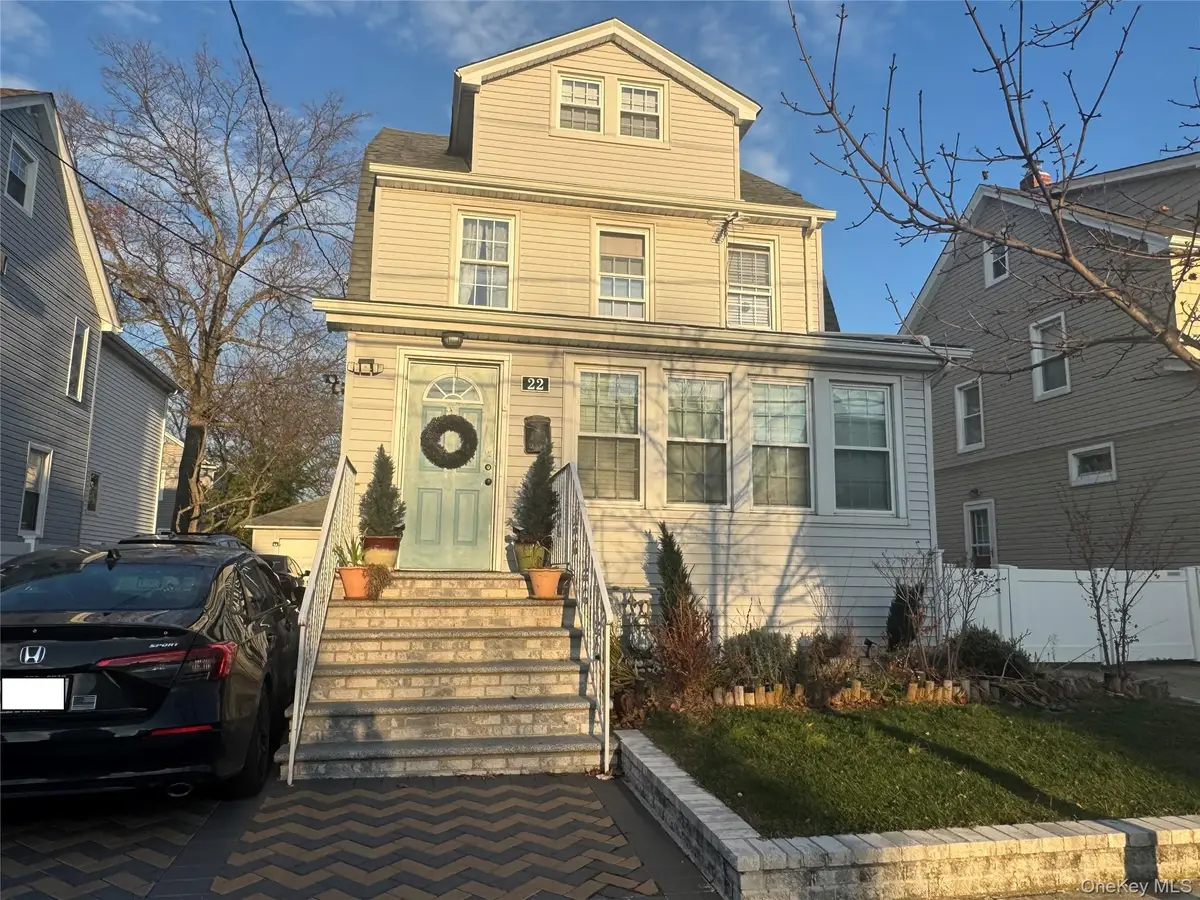 22 Everett Street, Lynbrook, NY 11563 - Image #1