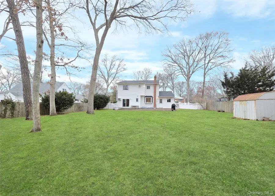 342 Thrift Street, Ronkonkoma, NY 11779 - Image #3