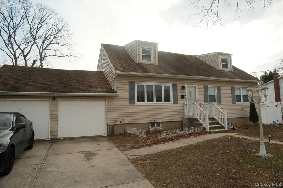 839 7th Street, West Babylon, NY 11704 - #2