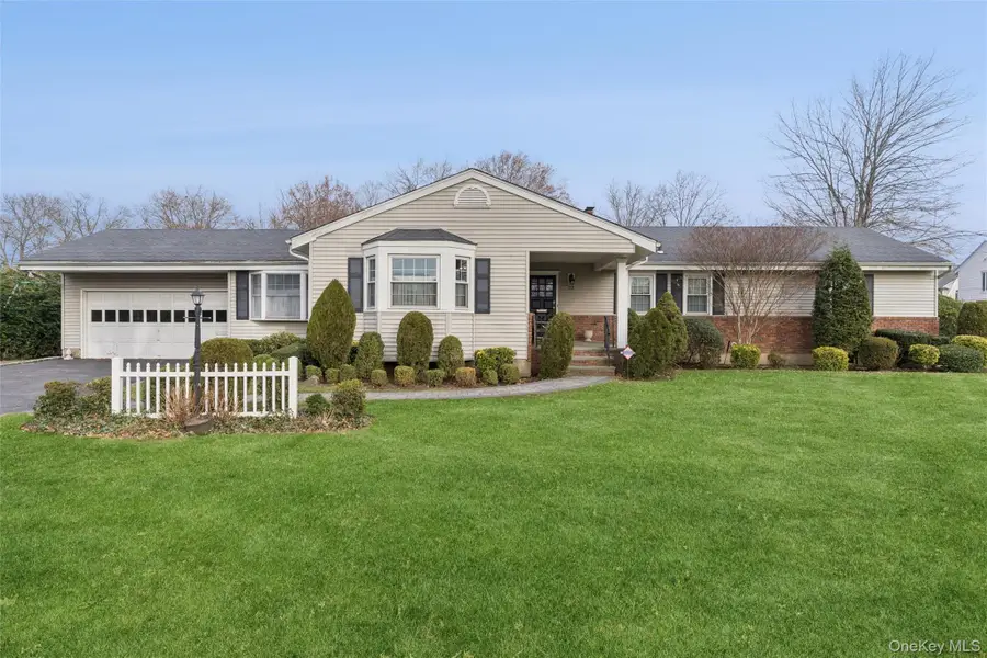 23 Saint Pauls Place, Garden City, NY 11530 - Image #3