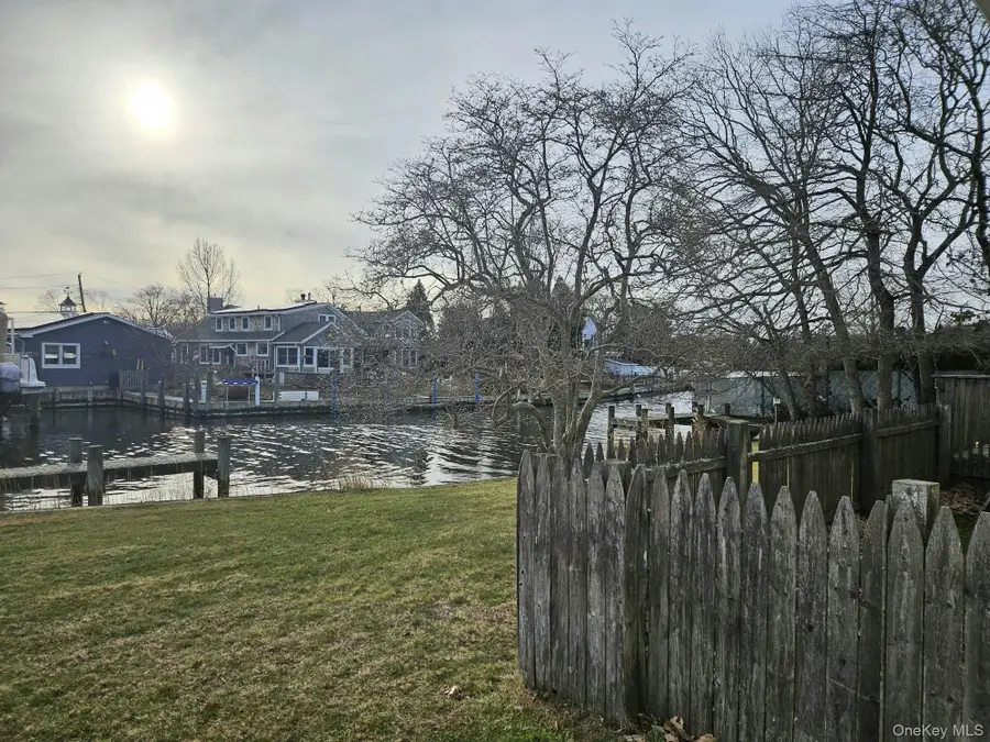 182 Connetquot Drive, Oakdale, NY 11769 - Image #3