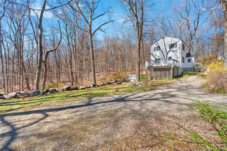 11 Shawnee Road, Putnam Valley, NY 10579 - #3