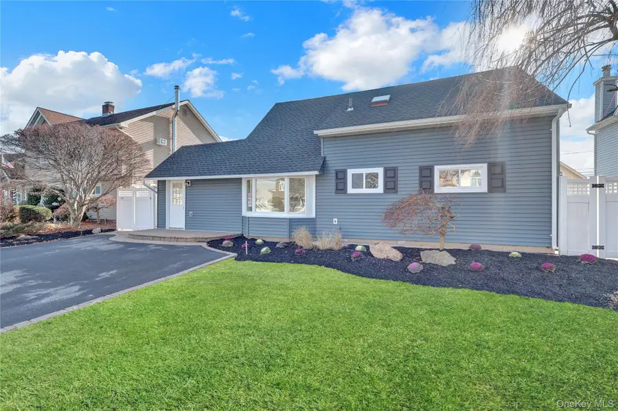 21 Piper Lane, Levittown, NY 11756 - Image #2