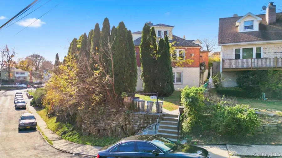 42 Paula Avenue, Yonkers, NY 10704 - Image #2