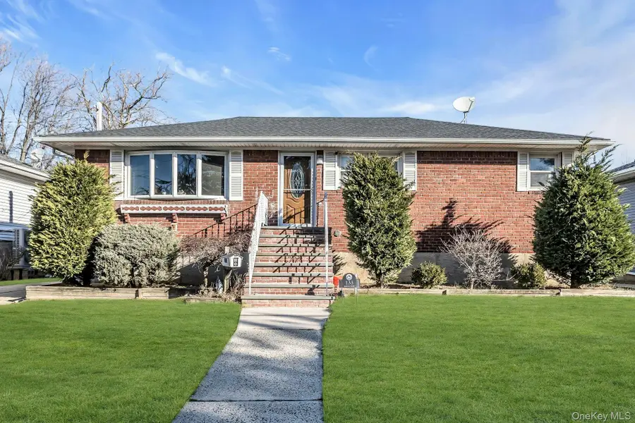 133 Baker Court, Island Park, NY 11558 - Image #2