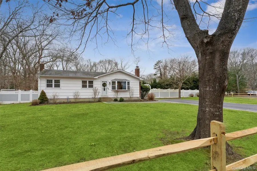 31 Howell Place, Speonk, NY 11972 - Image #2