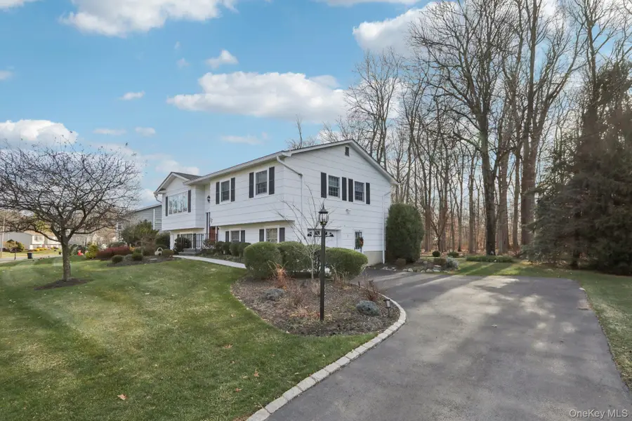 229 Betsy Ross Drive, Orangeburg, NY 10962 - Image #3