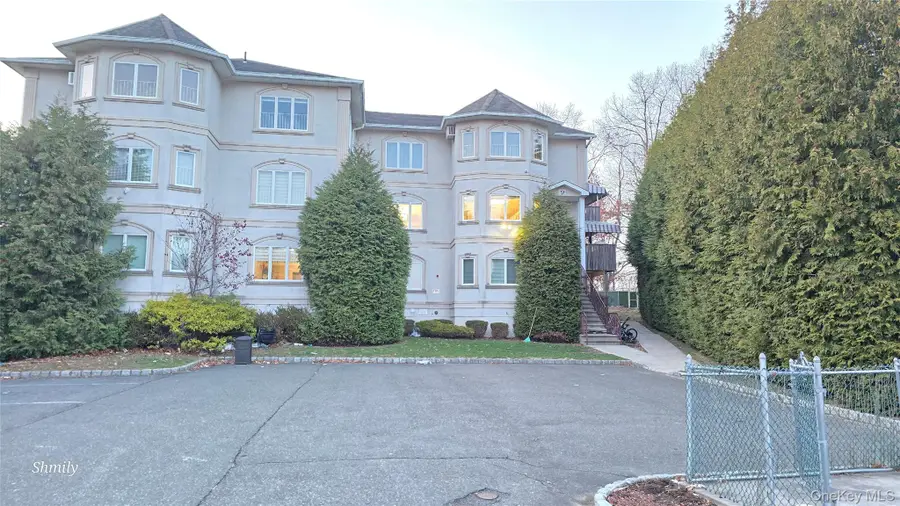 9 Gibbs Court #201, Monsey, NY 10952 - Image #2