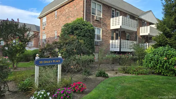 30 Daley Place #146, Lynbrook, NY 11563