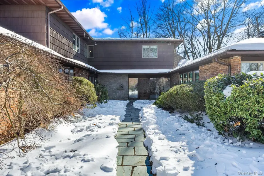 20 Henhawk Road, Great Neck, NY 11024 - Image #3