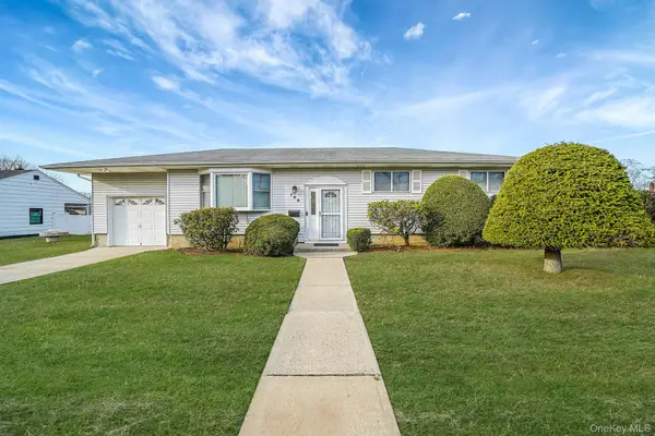 126 W 3rd Street, Deer Park, NY 11729