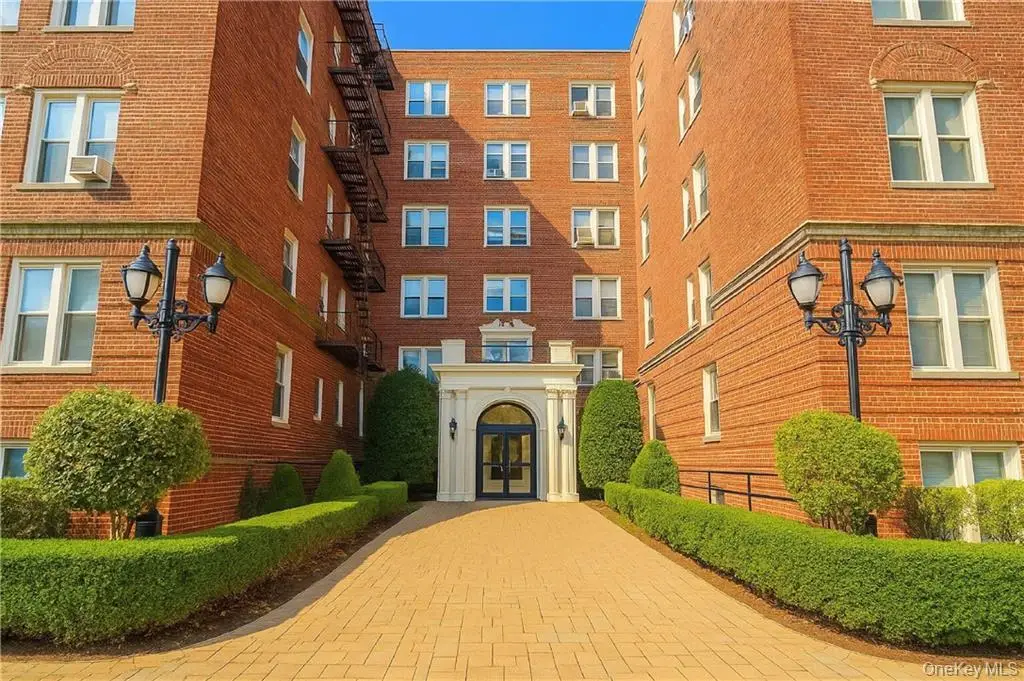 868 E 7th Street #3C, Brooklyn, NY 11230 - Image #1