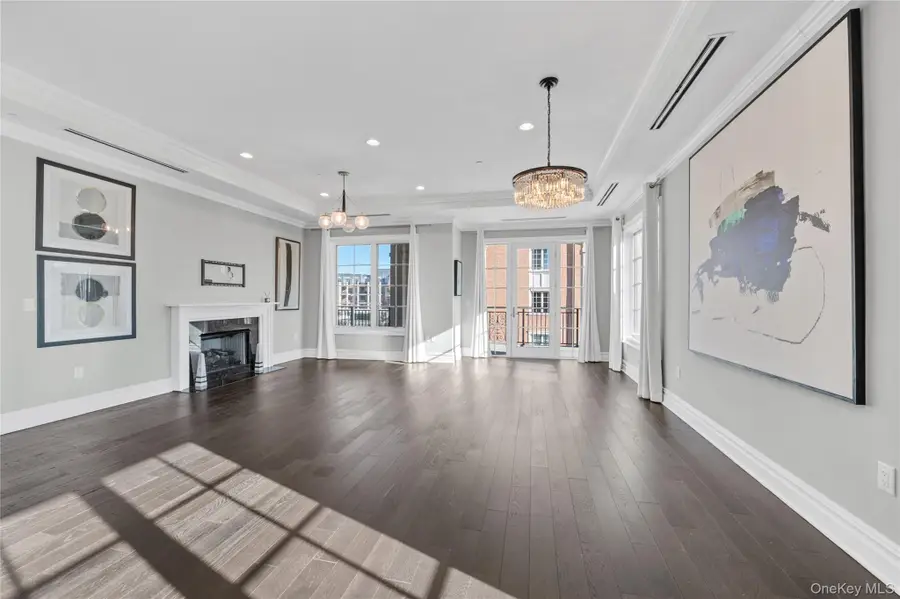 5000 Royal Court #5114, North Hills, NY 11040 - Image #3