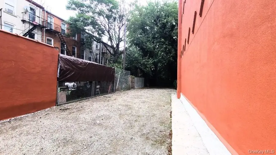 9 Marconi Place, Brooklyn, NY 11233 - Image #3