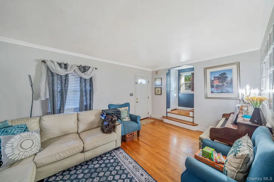 64 E Chester Street, Valley Stream, NY 11580 - Image #2