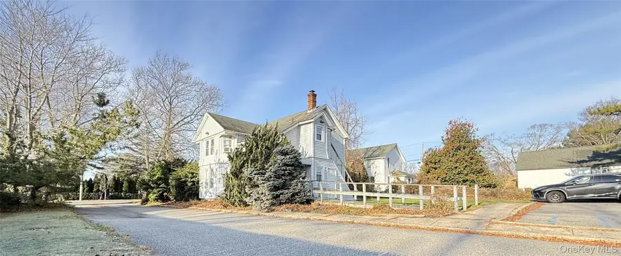 982 Roanoke Avenue, Riverhead, NY 11901 - Image #3