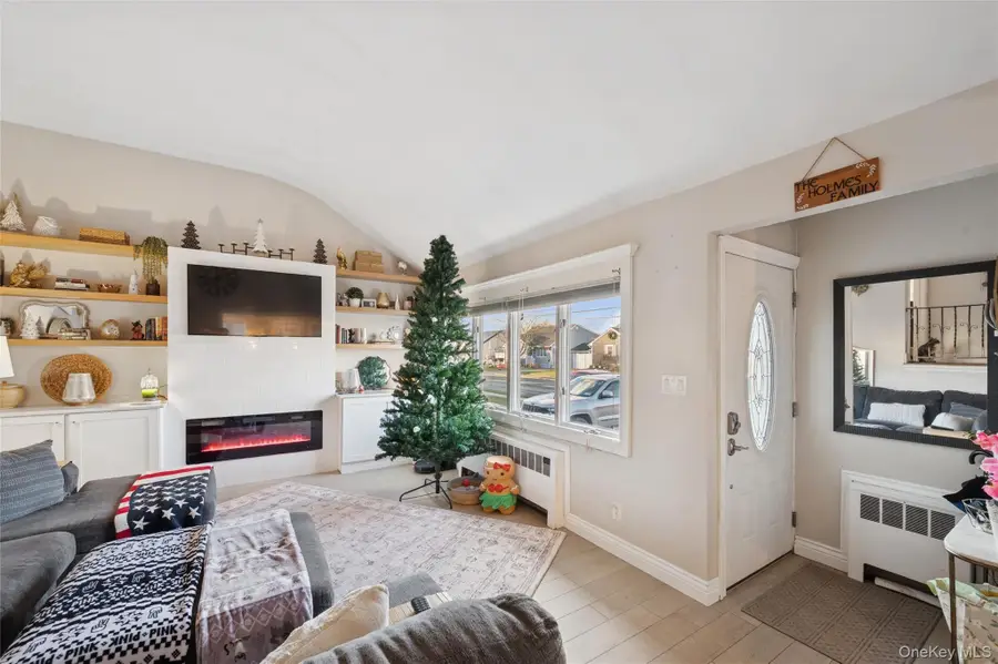 14 Blanchard Street, West Babylon, NY 11704 - Image #2