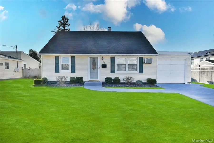 27 Seaton Street, Massapequa, NY 11758 - Image #2