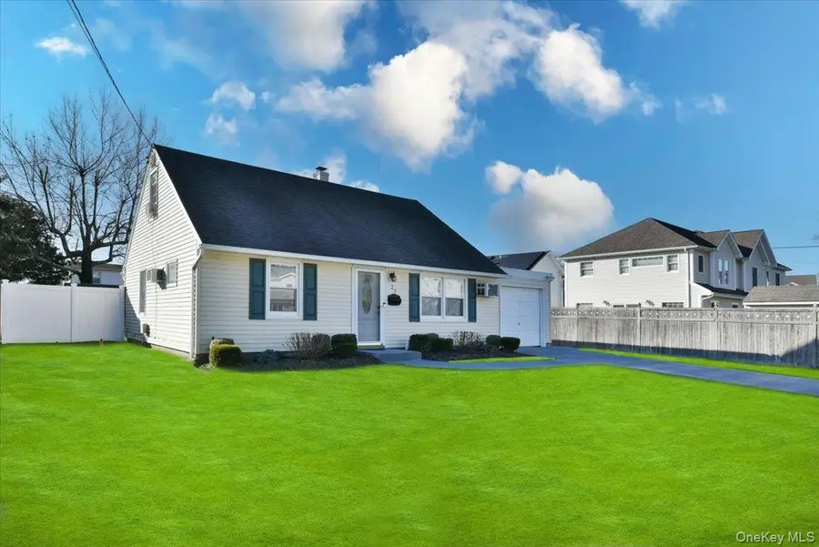 27 Seaton Street, Massapequa, NY 11758 - Image #3