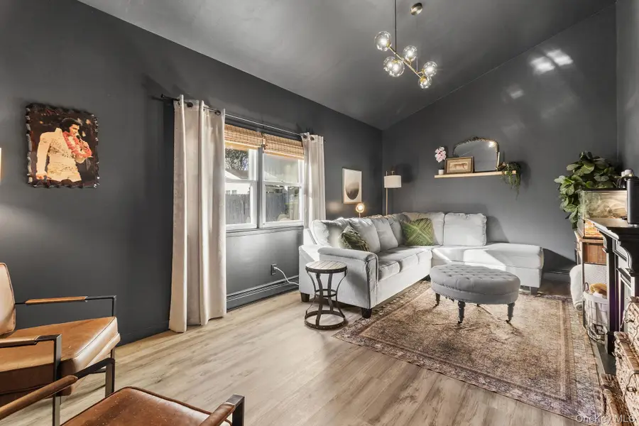 24 Parkside Avenue, Miller Place, NY 11764 - Image #3