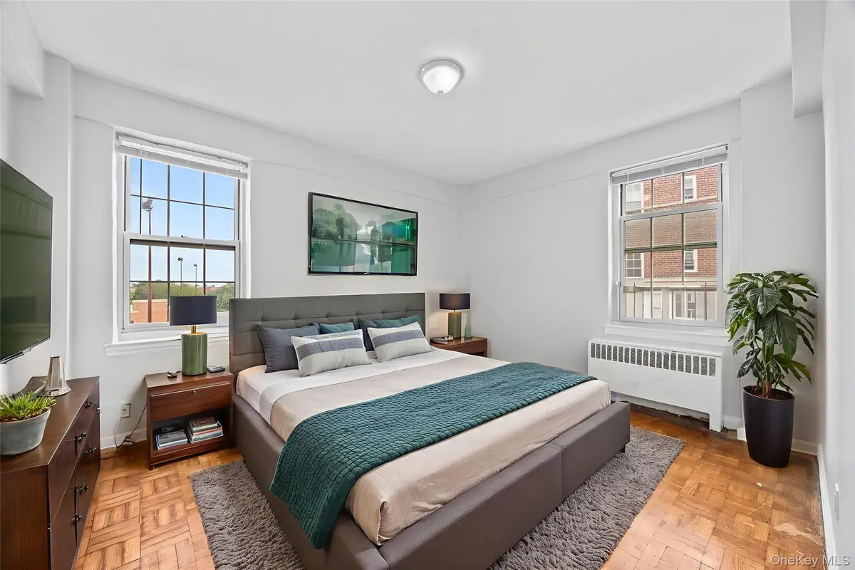 210 Pelham Road #5M, New Rochelle, NY 10805 - Image #1