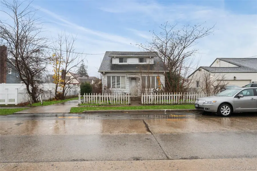 188 Woodside Avenue, Freeport, NY 11520 - Image #3