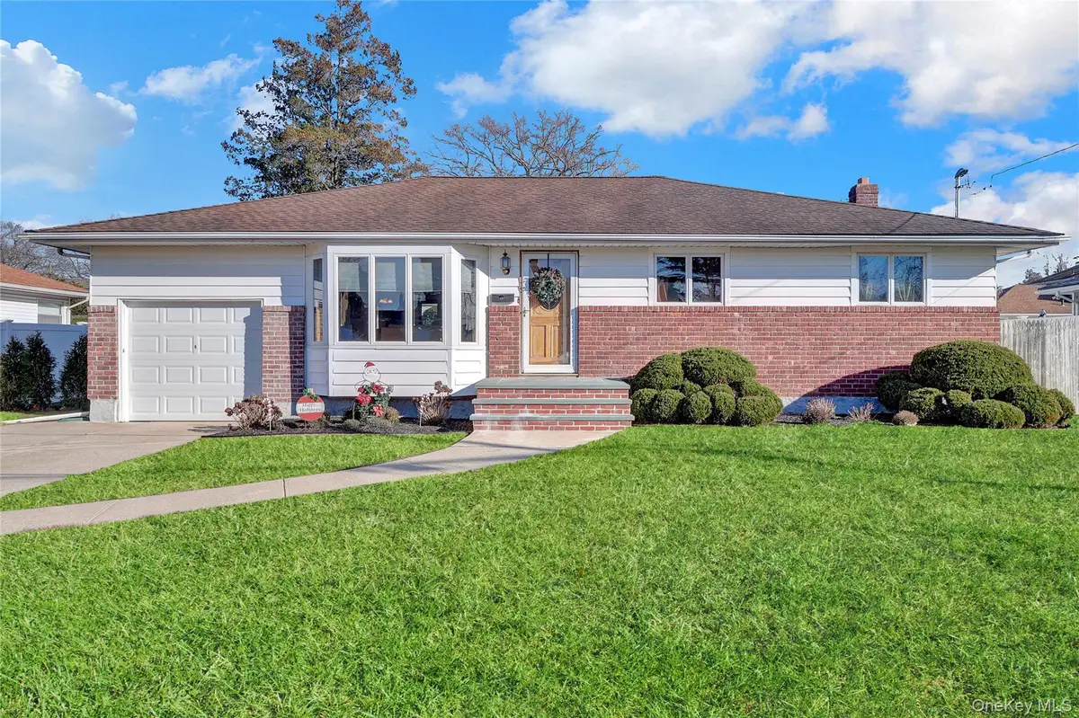 607 Saint George Avenue, North Babylon, NY 11703 - Image #1