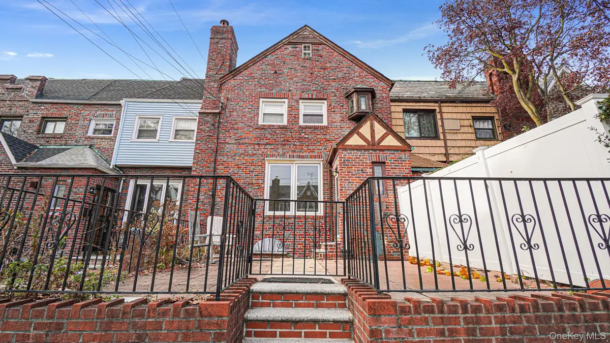 2521 Yates Avenue, Bronx, NY 10469 - Image #1