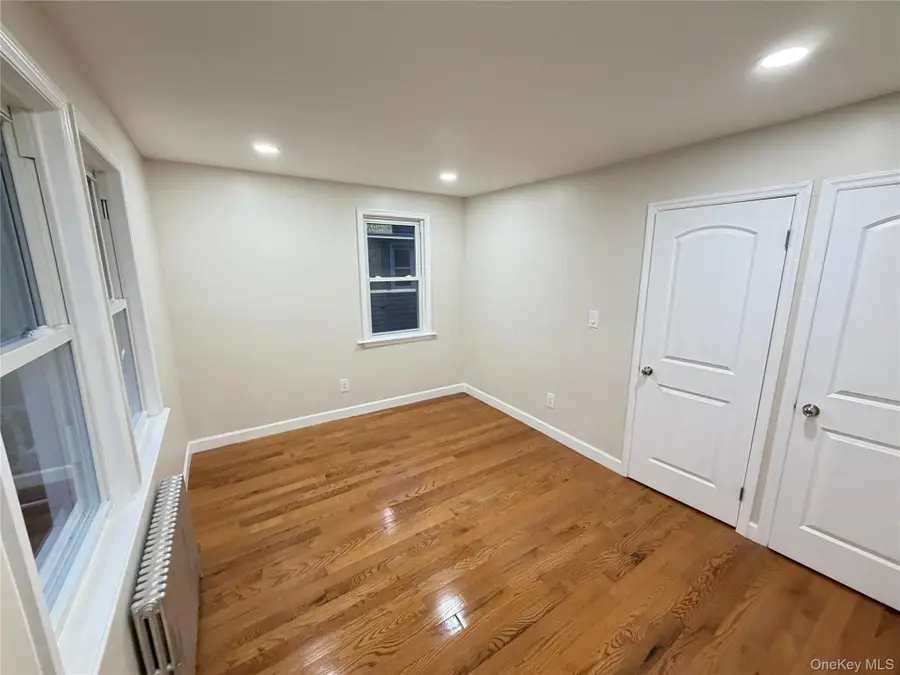 118-09 202 Street, Saint Albans, NY 11412 - Image #2