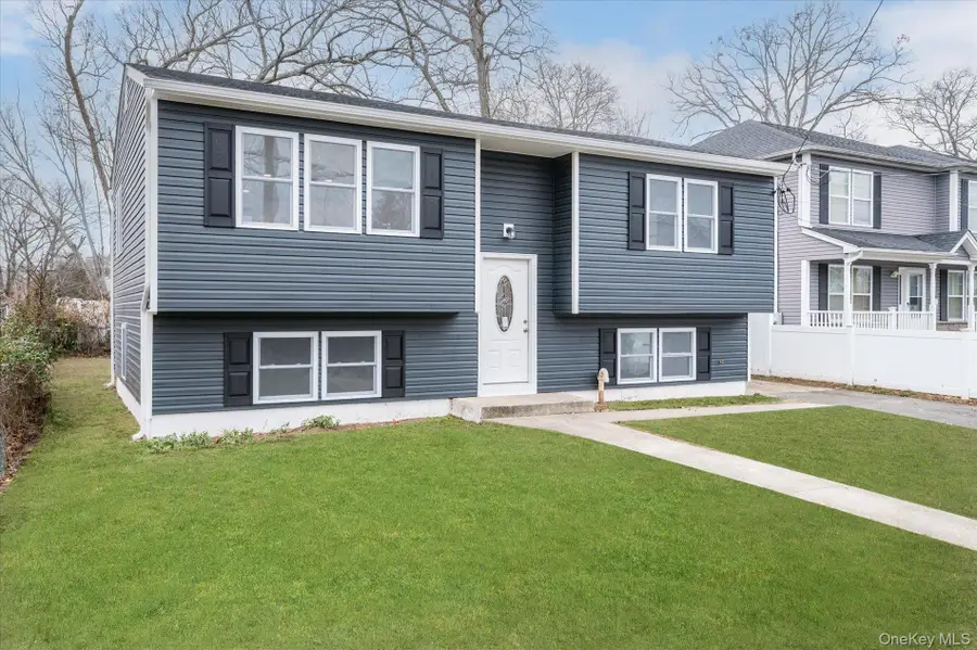 36 N 15th Street, Wheatley Heights, NY 11798 - Image #3