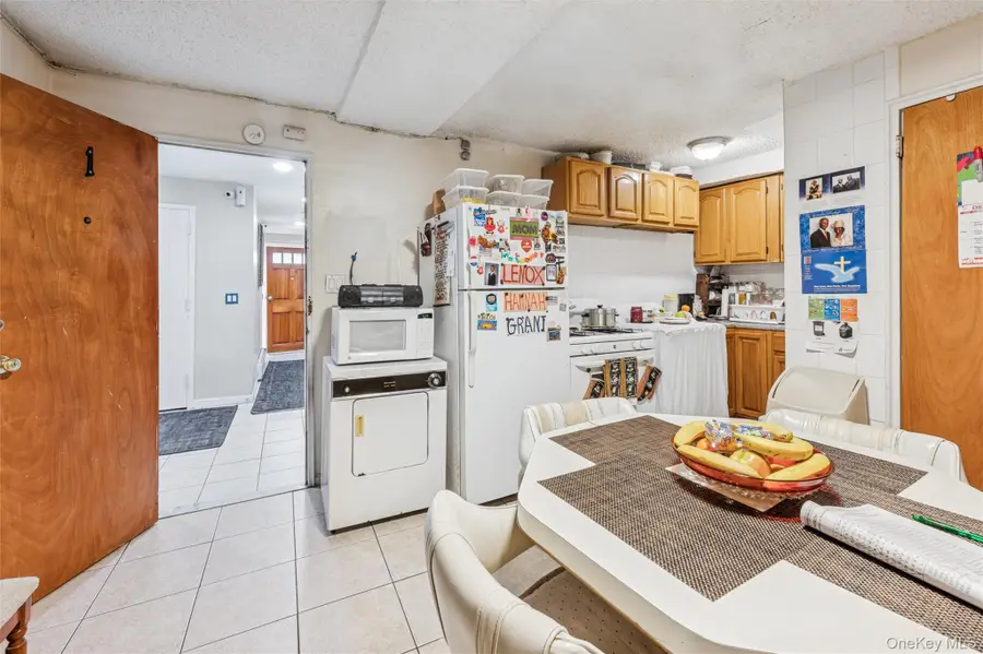 945 E 228th Street, Bronx, NY 10466 - Image #3
