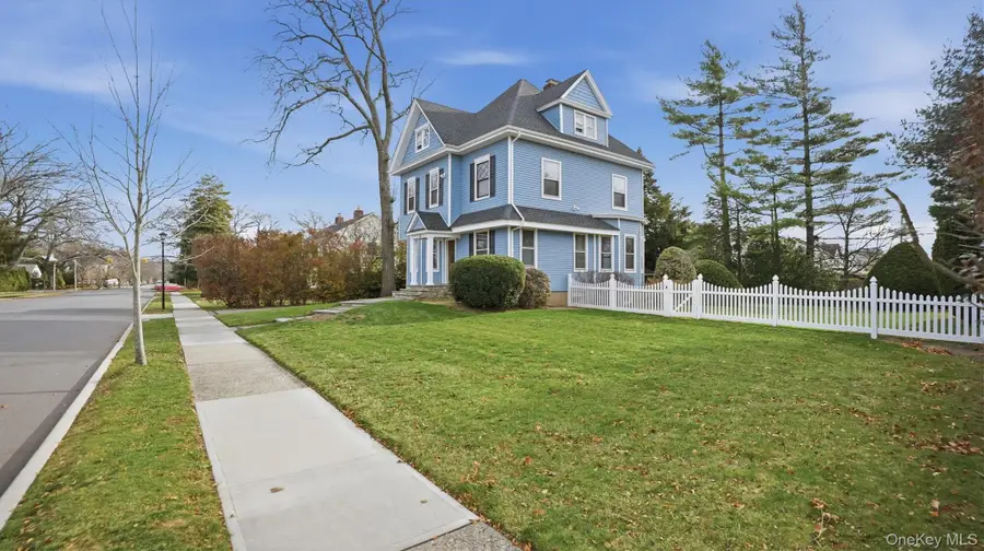 40 Meadow Street, Garden City, NY 11530 - Image #3
