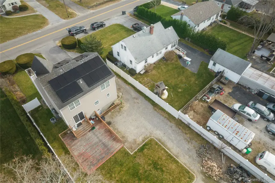 61 Fairway Avenue, Riverhead, NY 11901 - Image #2