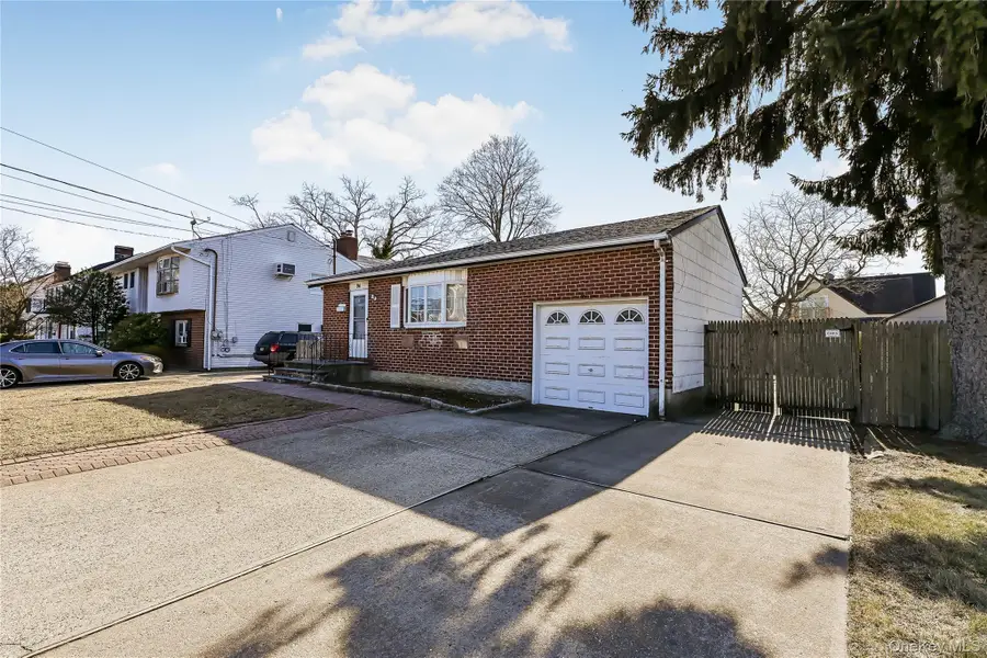 94 Conklin Street, Farmingdale, NY 11735 - Image #3