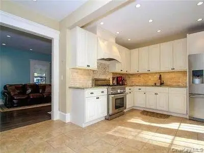 35 Francis Terrace, Glen Cove, NY 11542 - Image #3