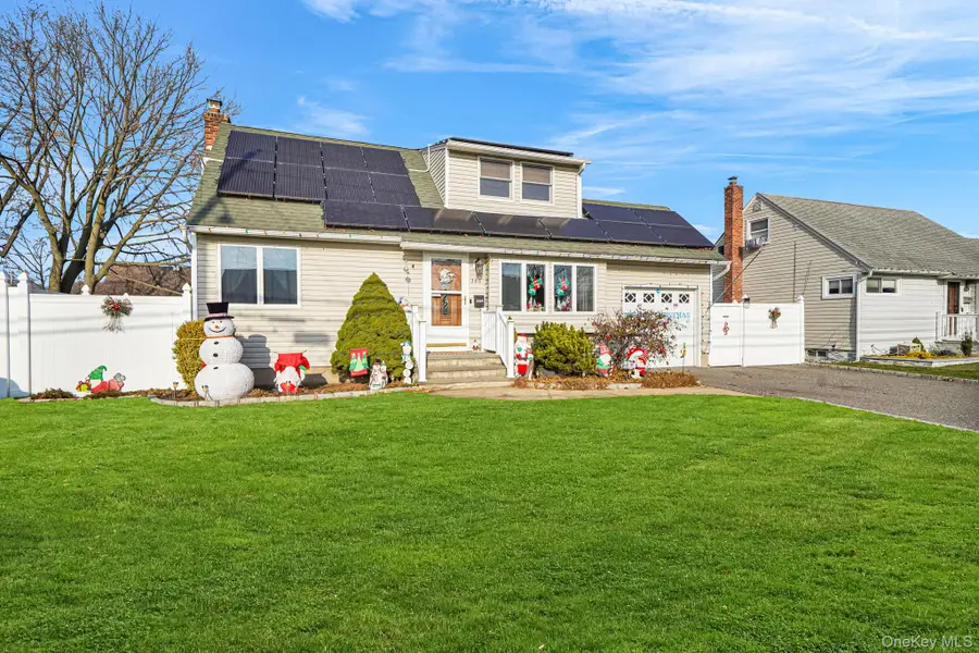 386 33rd Street, Lindenhurst, NY 11757 - Image #2