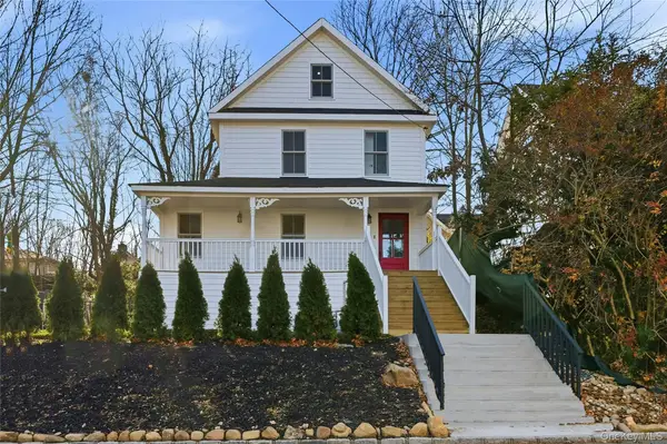 17 Tatterson Street, Roslyn, NY 11576