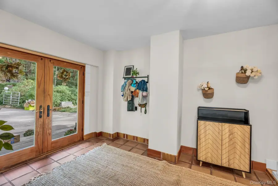 64 Sally Lane, Ridge, NY 11961 - Image #3