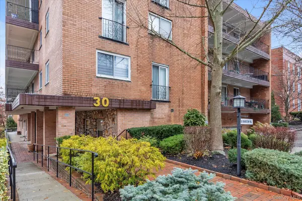 30 Barstow Road #3A, Great Neck, NY 11021