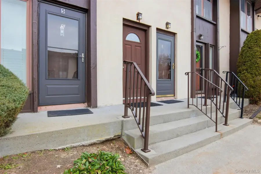 8 Dogwood Court #8, Selden, NY 11784 - Image #3