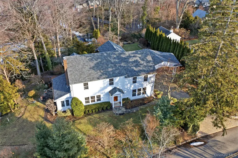 104 Fort Hill Road, Huntington, NY 11743 - Image #2