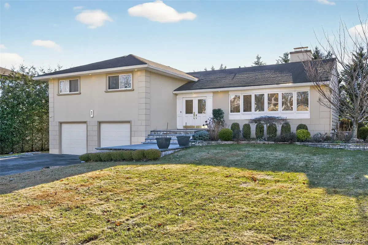 1 Peppermill Road, Roslyn, NY 11576 - Image #1