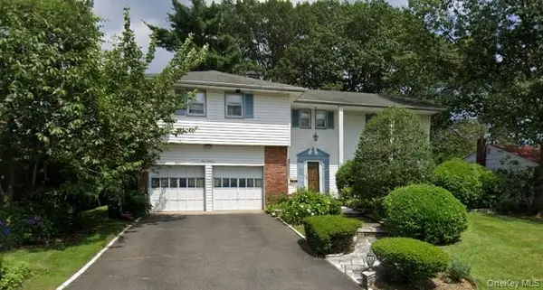 100 Birch Hill Drive, Albertson, NY 11507