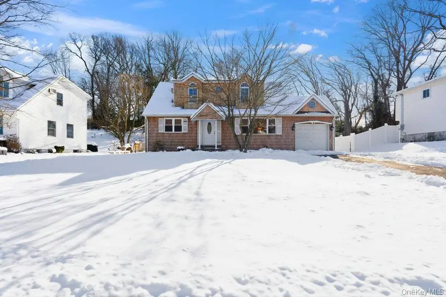 46 Falcon Drive, Hauppauge, NY 11788 - Image #2