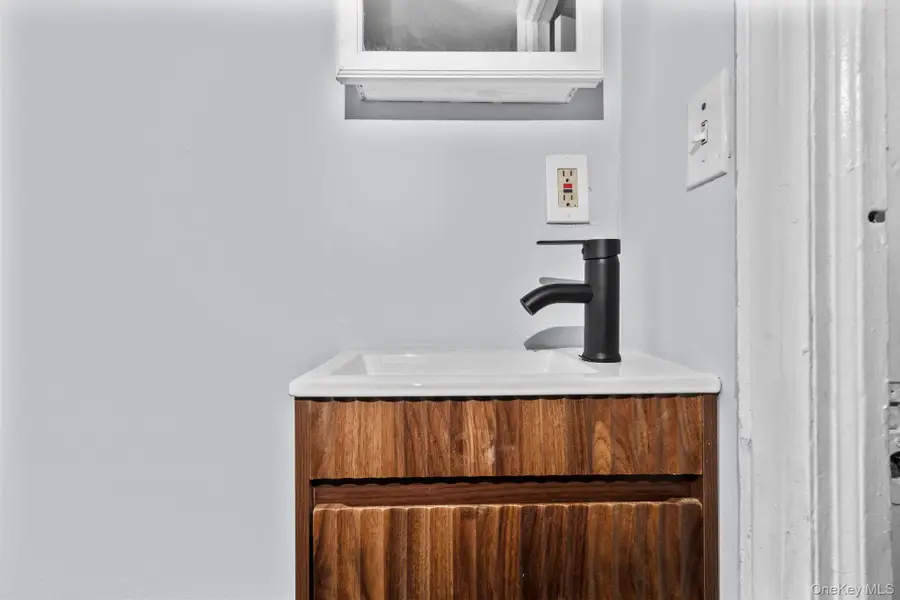 151 School Street, Yonkers, NY 10701 - Image #3