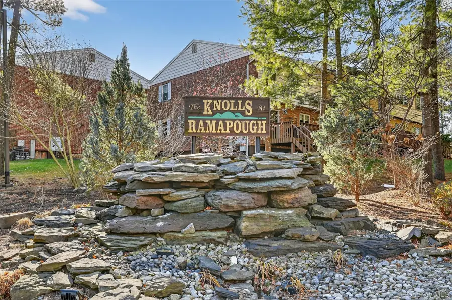 410 Pawnee Court, Suffern, NY 10901 - Image #2