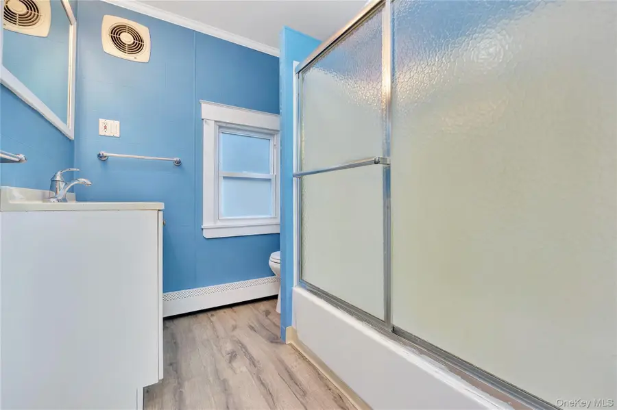 35 Andrew Avenue, Islip Terrace, NY 11752 - Image #3