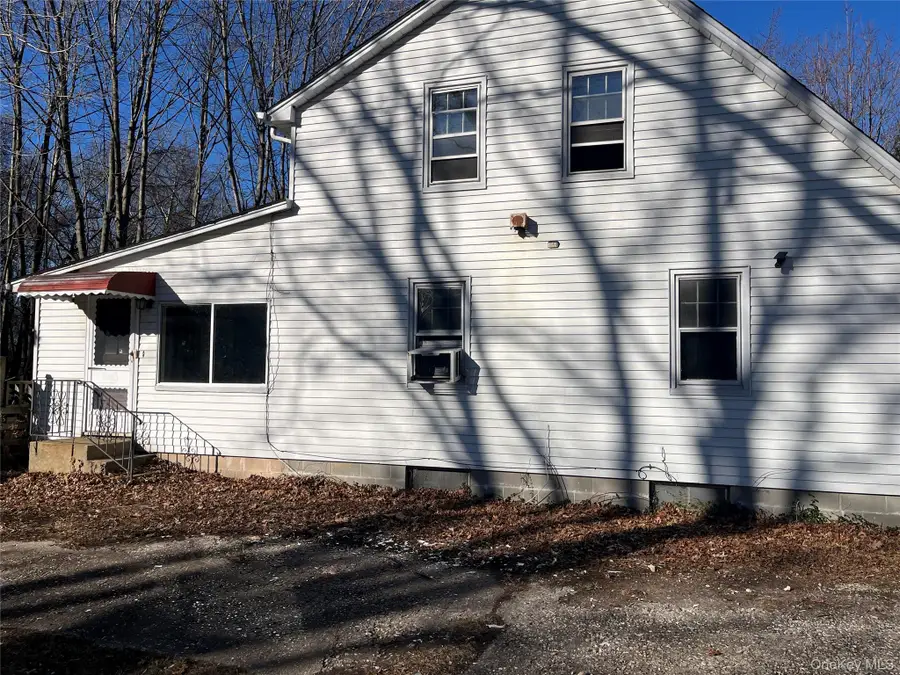 249 Revilo Avenue, Shirley, NY 11967 - Image #2