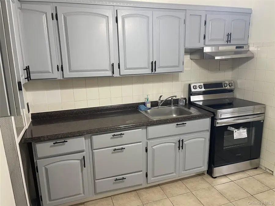 664 Bryant Street, Westbury, NY 11590 - Image #3